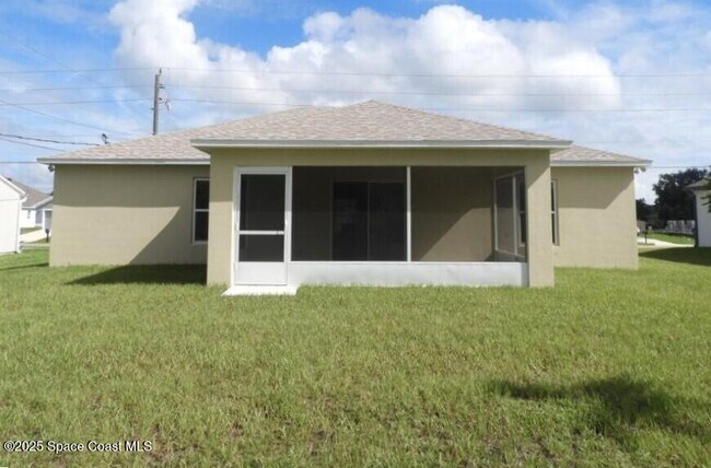 Building Photo - 1650 Wyoming Dr SE