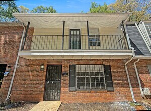 Building Photo - 1857 Whitehall Forest Ct SE