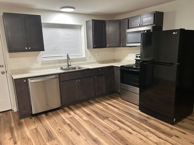 Building Photo - 348 McLean Ave