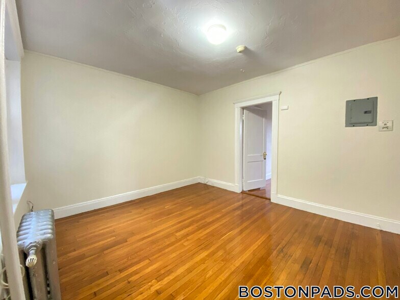 Building Photo - 1167 Boylston St
