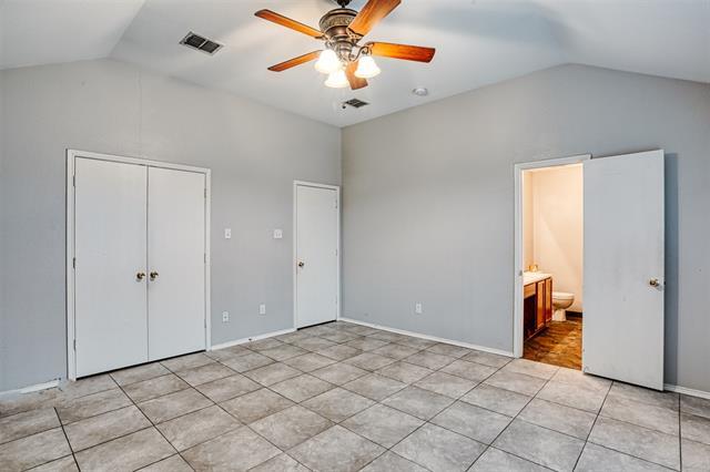 Building Photo - 707 Overton Dr