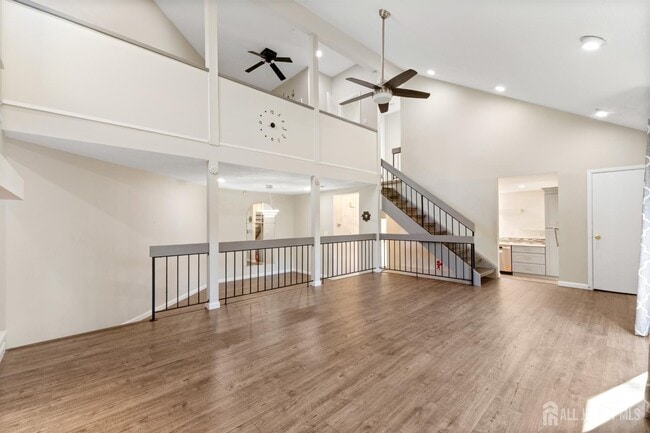 Building Photo - 496 Westgate Dr