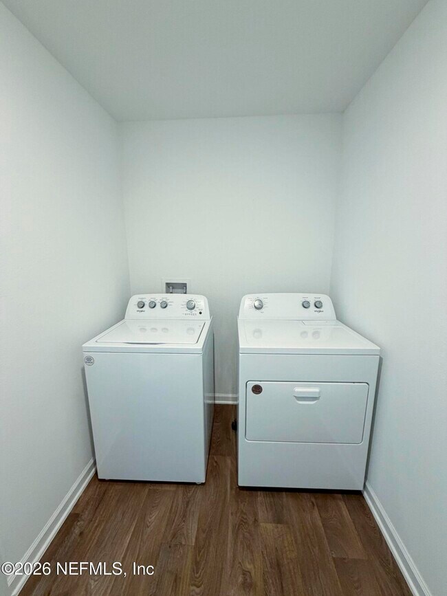 Building Photo - 462 Ardila Cir