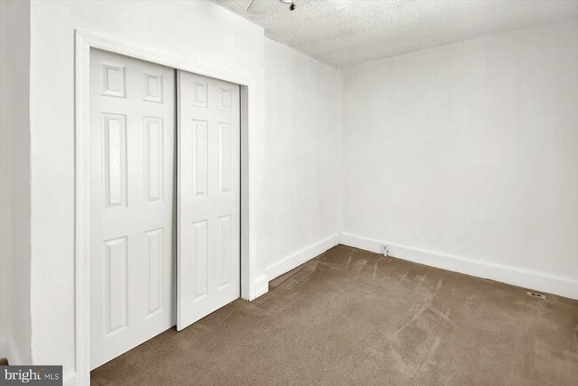 Building Photo - 216 Beech Rd