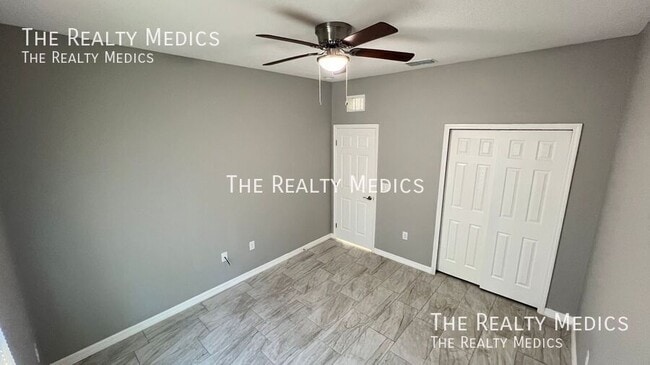 Building Photo - 1247 San Matio St