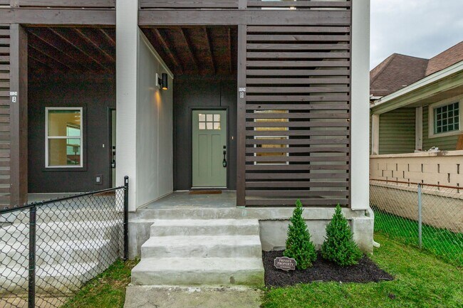 Building Photo - 1124 Garfield St