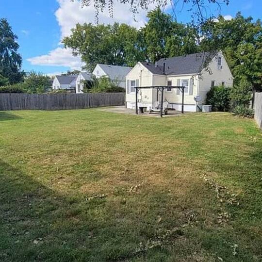 Building Photo - 3824 Staebler Ave