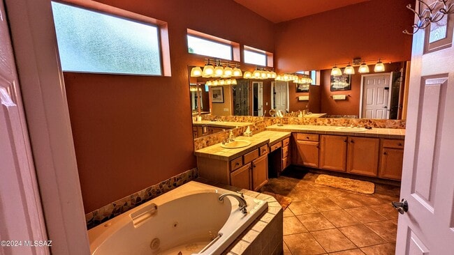 Building Photo - 38851 S Moonwood Dr