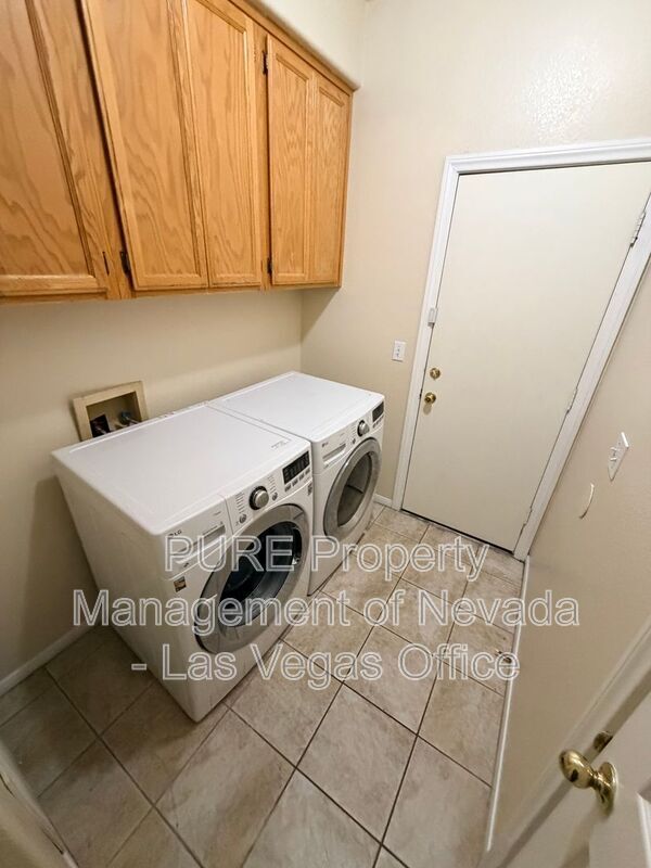 Building Photo - 266 Bluefield Ln