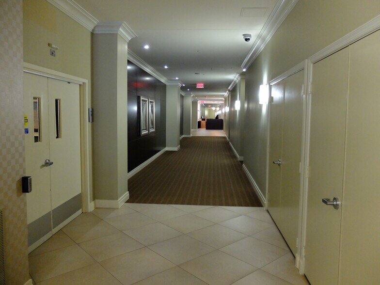 Building Photo - 2451 Midtown Ave