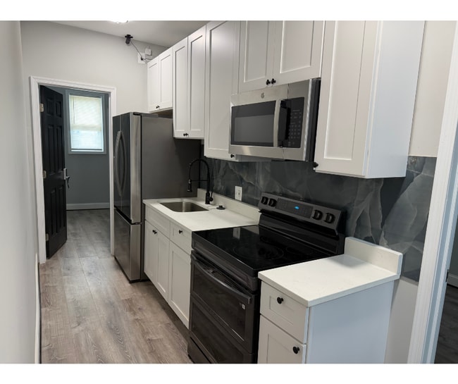 Building Photo - 1106 N Lakewood-1A AVAILABLE $650 1A