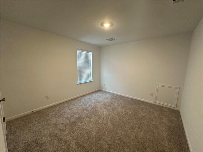 Building Photo - 112 Diorite Dr