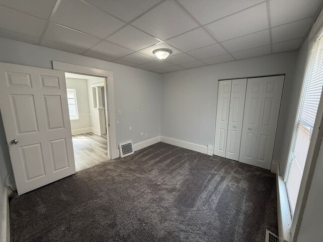 Building Photo - Spacious & Homey 3-Bedroom with Bonus Room