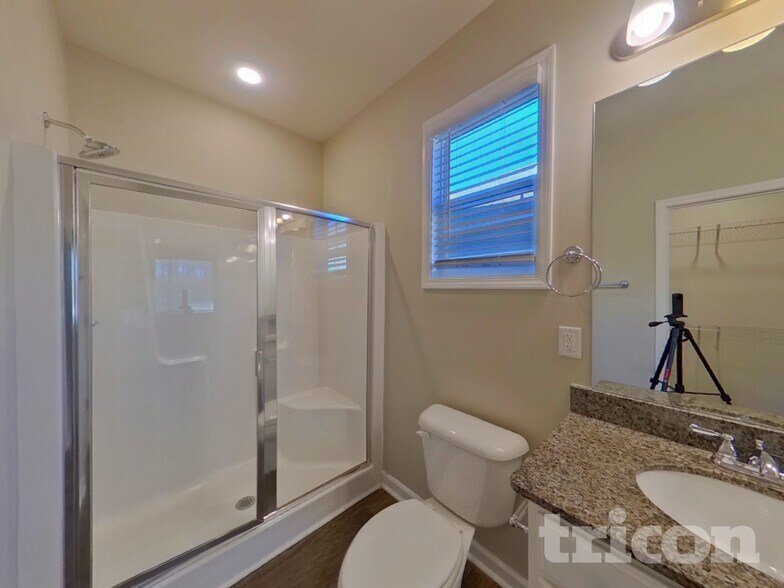 Building Photo - 931 Bryden Ln