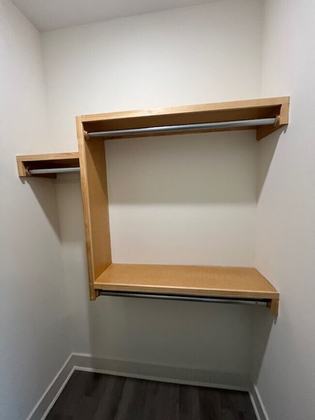 Building Photo - Beautiful 3-Bedroom Family Home for Rent in Fox Run!