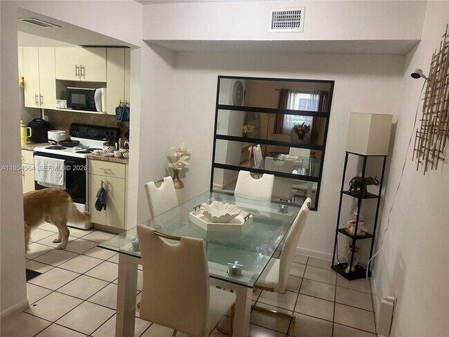 Building Photo - 526 NW 114th Ave