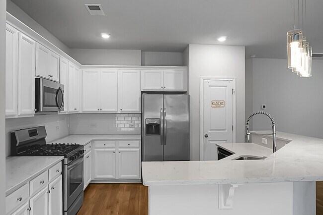 Building Photo - 210 Daniels Creek Cir