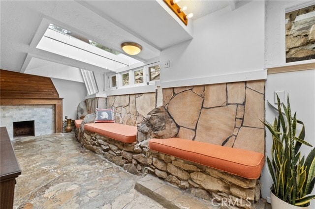 Building Photo - 721 Country Club Dr