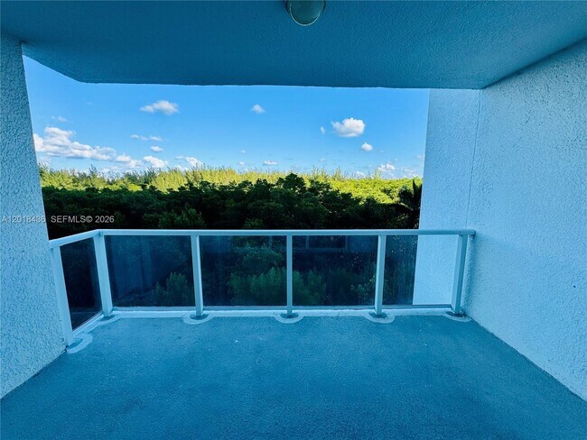 Building Photo - 14951 Royal Oaks Ln