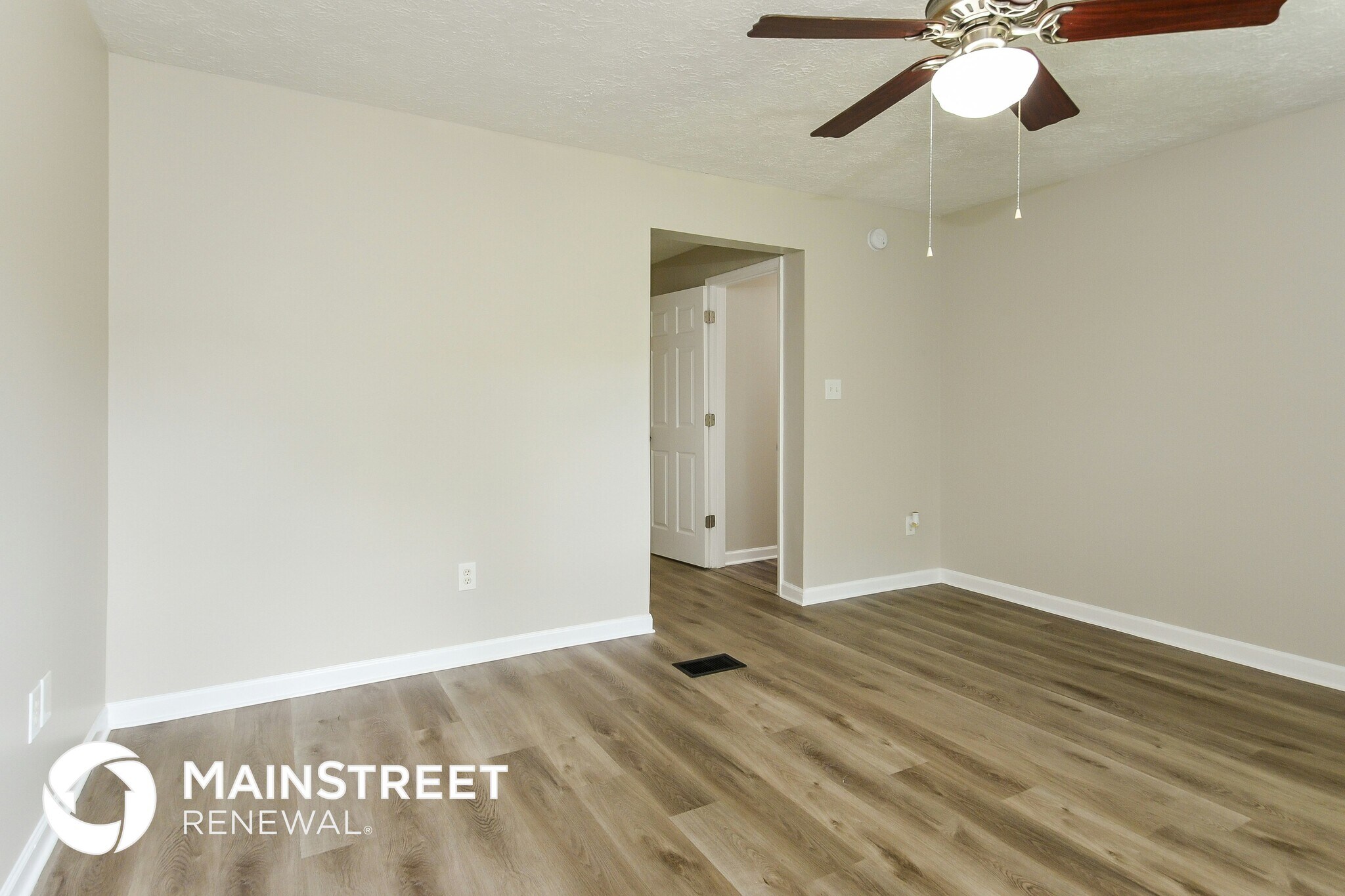 Building Photo - 12290 Versailles St
