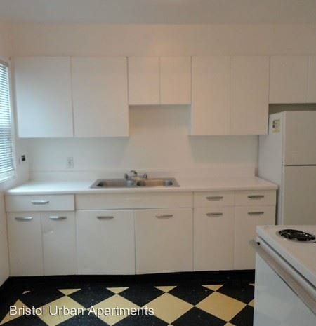 Building Photo - 3020 SE Waverleigh Blvd