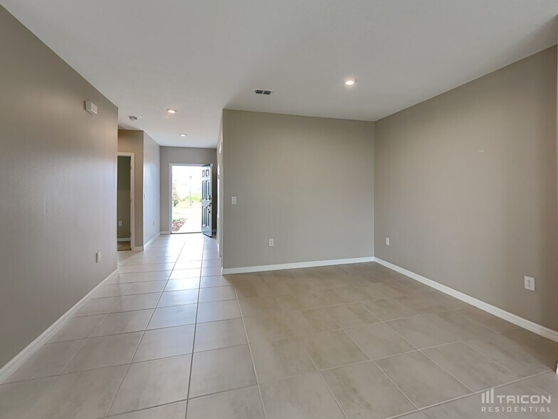 Building Photo - 212 Garnet Ave