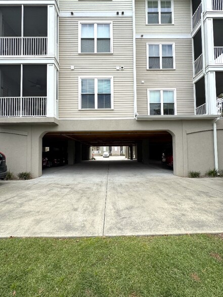 Building Photo - 624 Bonaventure Dr