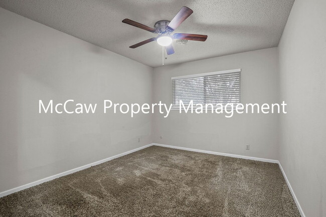 Building Photo - 1110 Rosedale Dr