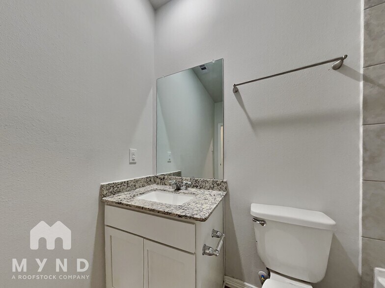 Building Photo - 23342 Kinsfolk Dr