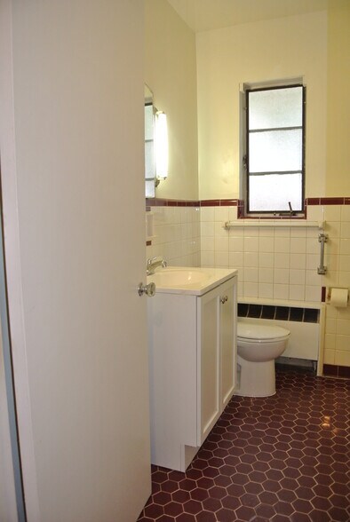 Building Photo - 3315 Nash Ave
