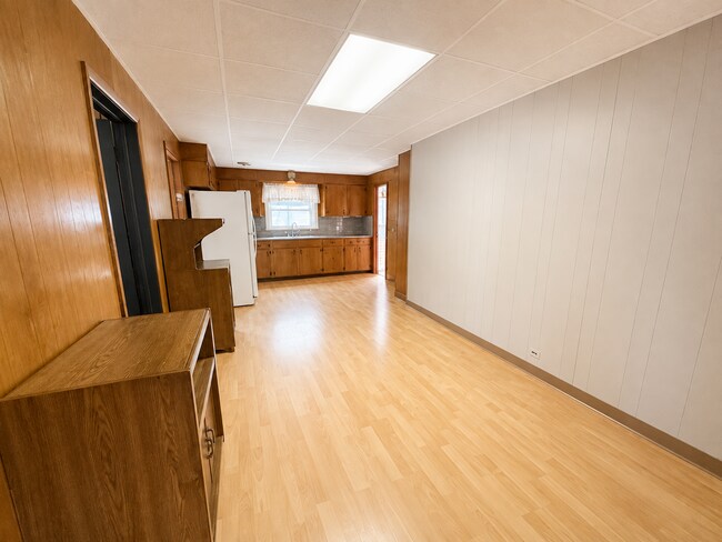 Building Photo - 203 E Campbell St