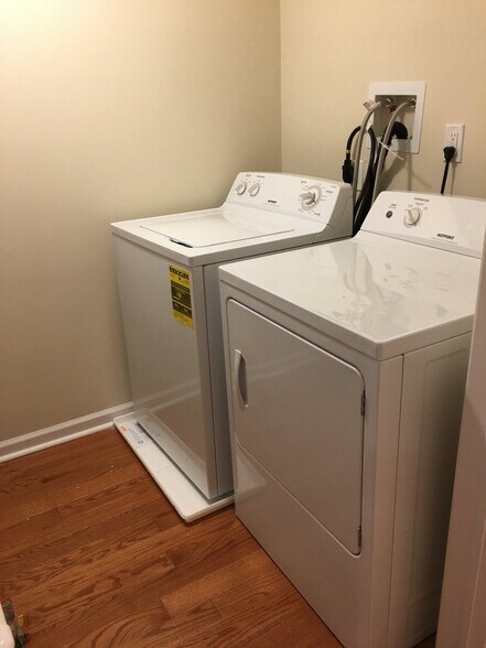 Building Photo - 243 S 45th St