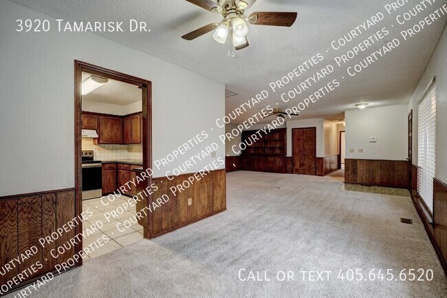 Building Photo - 3920 Tamarisk Dr