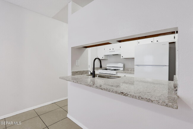 Building Photo - 11100 Vista Lago Pl