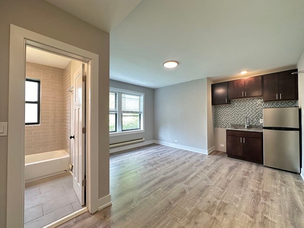 Building Photo - 4551 N Damen Ave