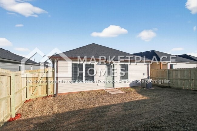 Building Photo - 812 NE 102nd Ter