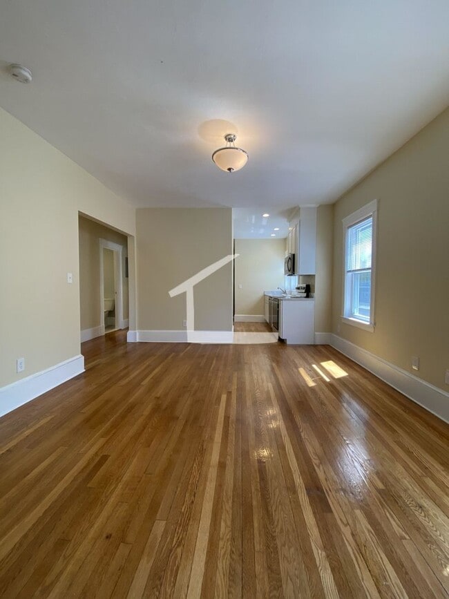 Building Photo - 303 Tappan St