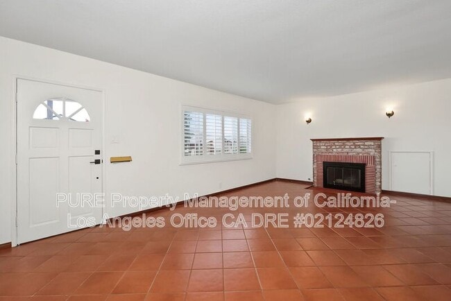 Building Photo - 4619 W 133rd St