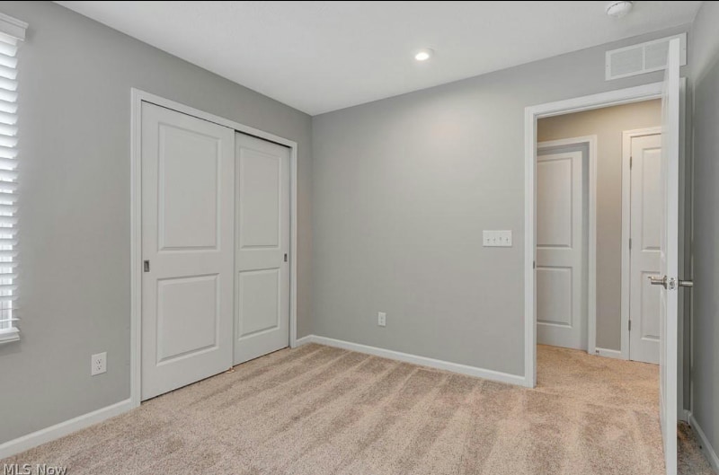 Building Photo - 855 Dipper Ln