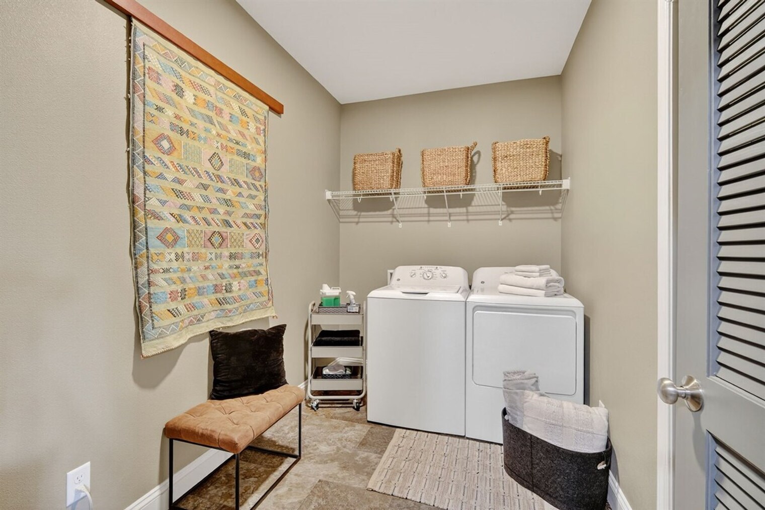 Building Photo - 8350 Cascade Ave