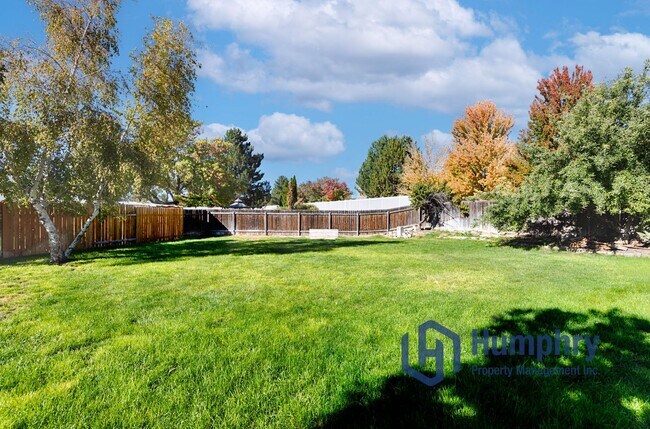 Building Photo - Charming home minutes from Settler's Park