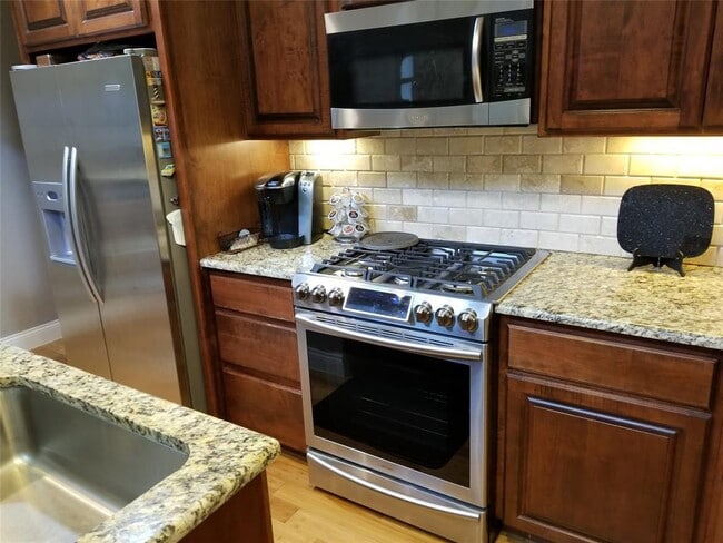 Building Photo - 1410 North St