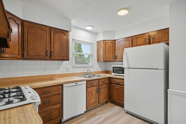 Building Photo - 11247 Fawnhaven Dr
