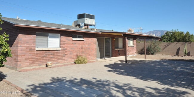 Building Photo - 3777 W Horizon Hills Dr