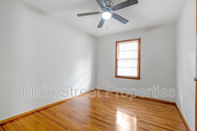 Building Photo - 118 Czar Ln