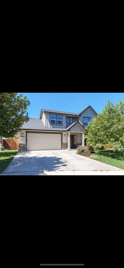 Primary Photo - 4 Bedrooms with a large back yard