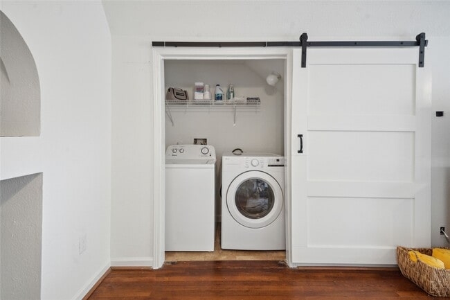 Building Photo - 1105 Tulane St