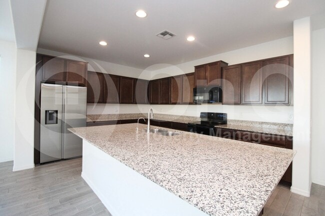 Building Photo - 23034 E Via Del Sol