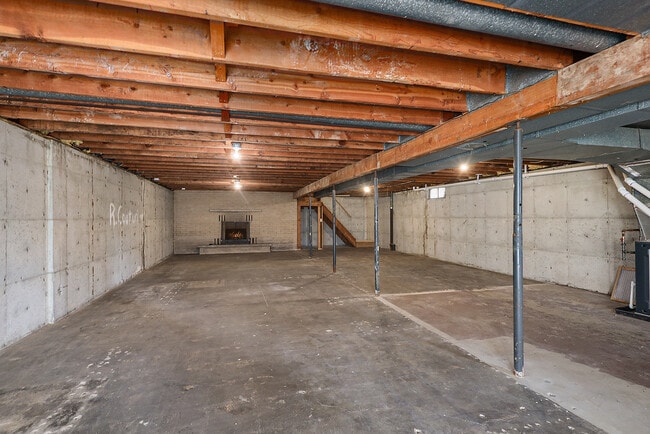 Building Photo - 1320 54th St SE