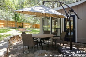 Building Photo - 206 Yosemite Dr